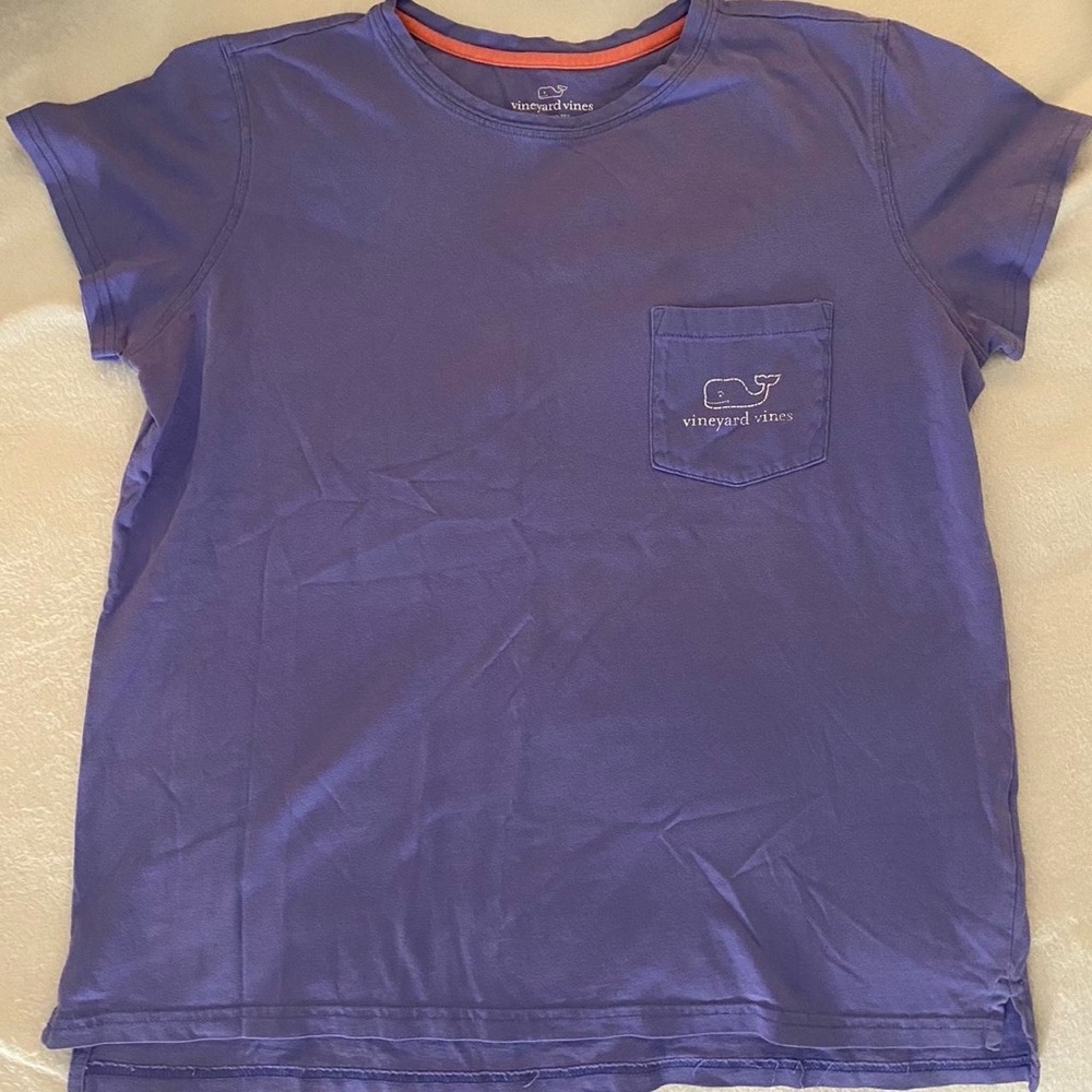 Purple vineyard vines T-shirt
